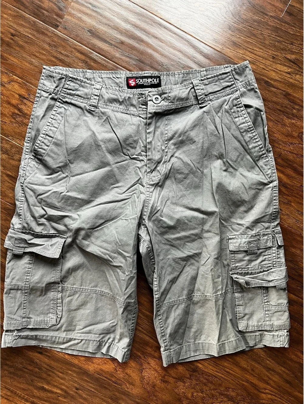 South Pole Gray Cargo Shorts Men’s Size 32 EUC! Streetwear Y2K